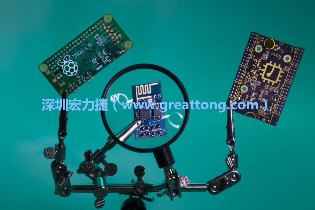 A Raspberry Pi Zero、ESP8266和CHIP。