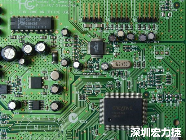 針對(duì)PCB區(qū)塊產(chǎn)生的EMI干擾問(wèn)題，可使用EMI改善對(duì)策元件重點(diǎn)改善。