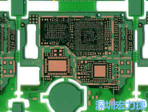 在產(chǎn)品極度要求小型化設計時，可利用HDI板材壓縮主板面積，同時具減輕重量優(yōu)點。