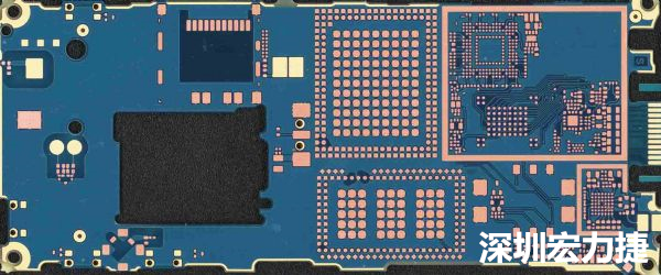 手機(jī)可用的PCB空間相當(dāng)小，而1片式的設(shè)計(jì)是節(jié)省成本的作法，如何做到區(qū)隔不同子系統(tǒng)、降低雜訊干擾，是設(shè)計(jì)關(guān)鍵。